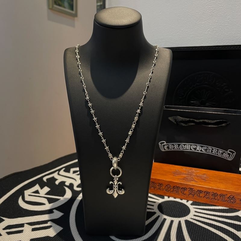 Ch*0me He**ts necklaces